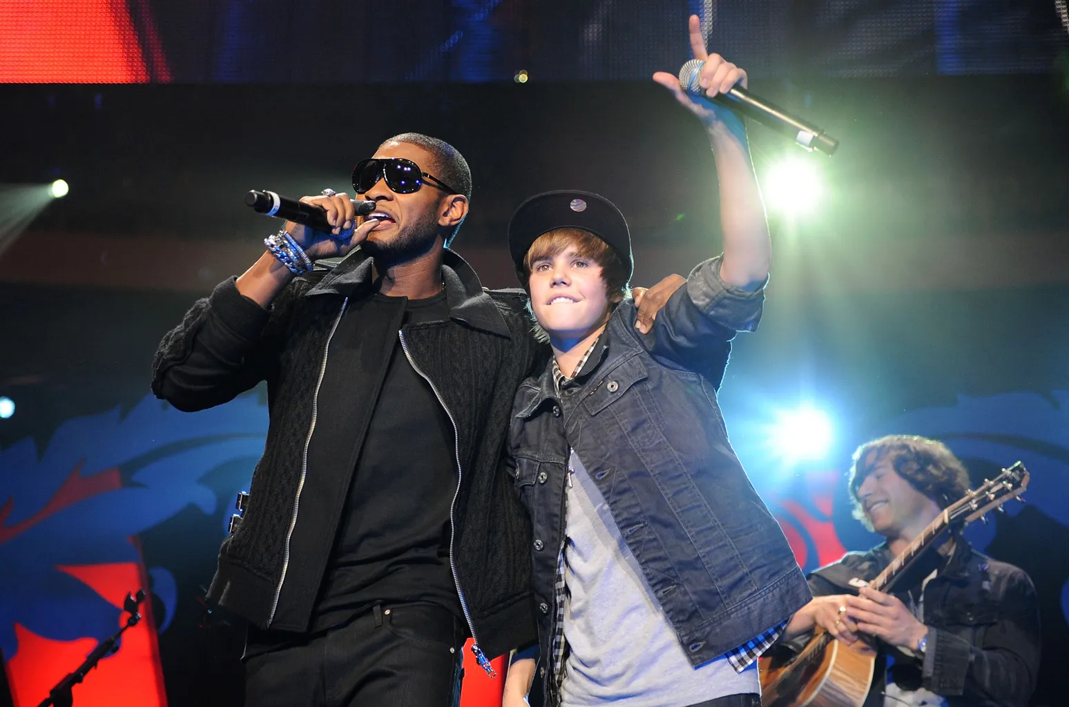 Usher fue víctima de Diddy desde que tenía 13 años, hasta que Justin Bieber cumplió 15 años, Usher llevó a Justin con Diddy y Diddy tuvo la custodia de Justin durante 48 horas